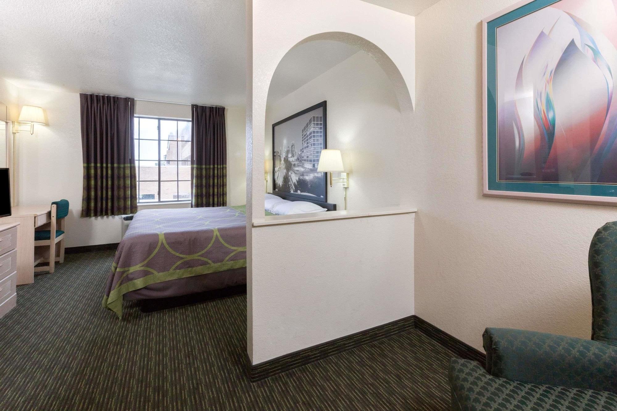 Hotel Super 8 By Wyndham Tulsa/Downtown/East Exterior foto