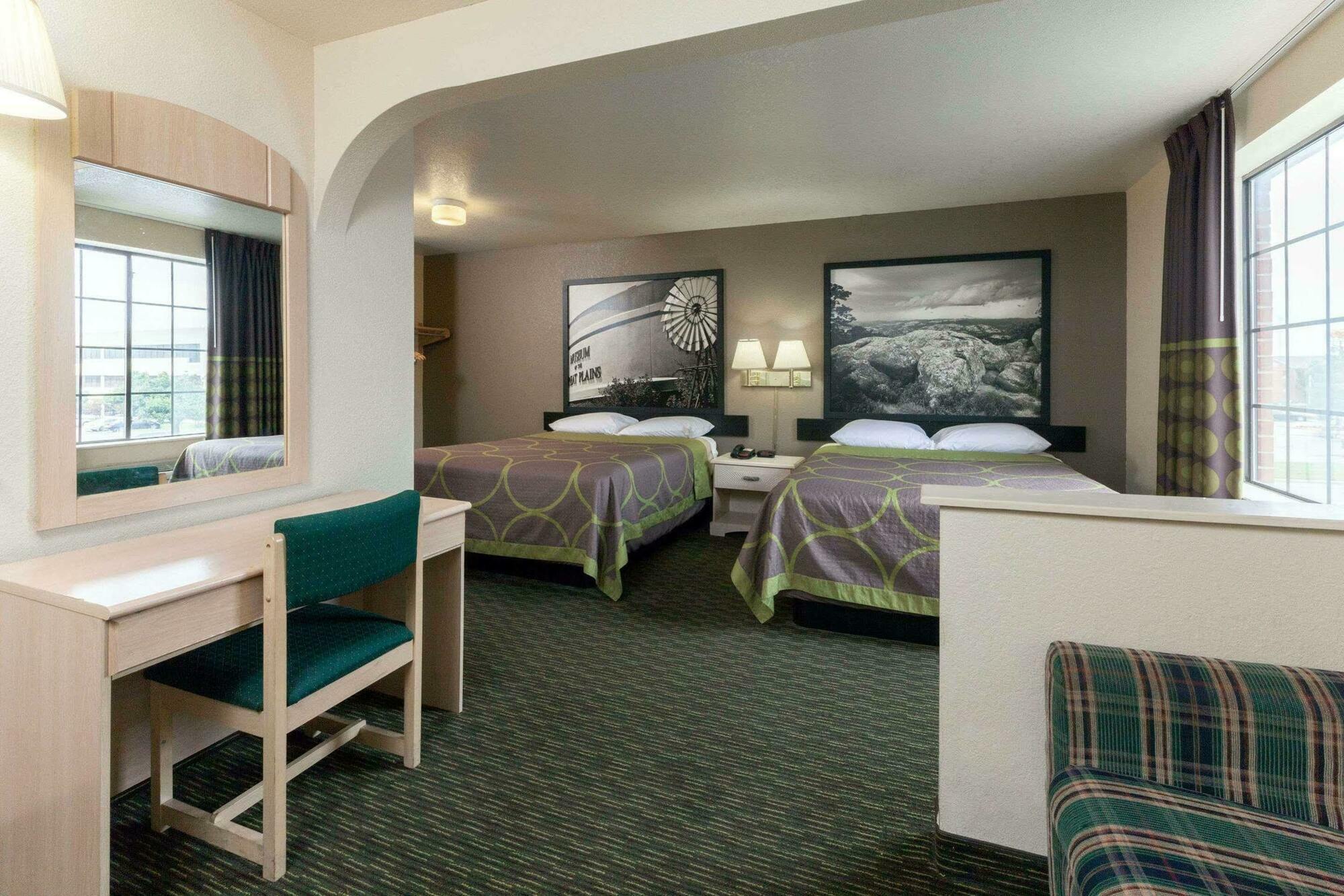 Hotel Super 8 By Wyndham Tulsa/Downtown/East Exterior foto
